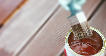 So pflegen Sie geöltes Mahagoni